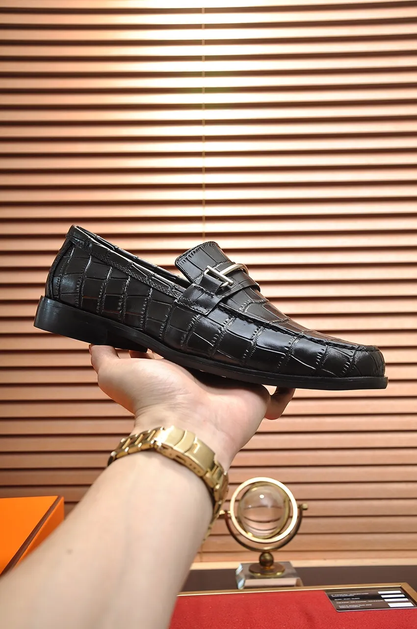 Men's shoes💰460💶[HERMES] (sheepskin lining)🍀Italian top luxury🍀He does not pursue novel styles and gorgeous colors, but attracts the favor of successful men with his flawless, elegant and classic style. Formal leather shoes This very comfortable, simple and stable style allows you to easily match any style! The pattern is absolutely 1:1 refined from the original case, and we strive for excellence in materials, imported cowhide + sheepskin lining💪💪💪extraordinary texture👍! .Black Brown Size: 38-45 (45 customized)